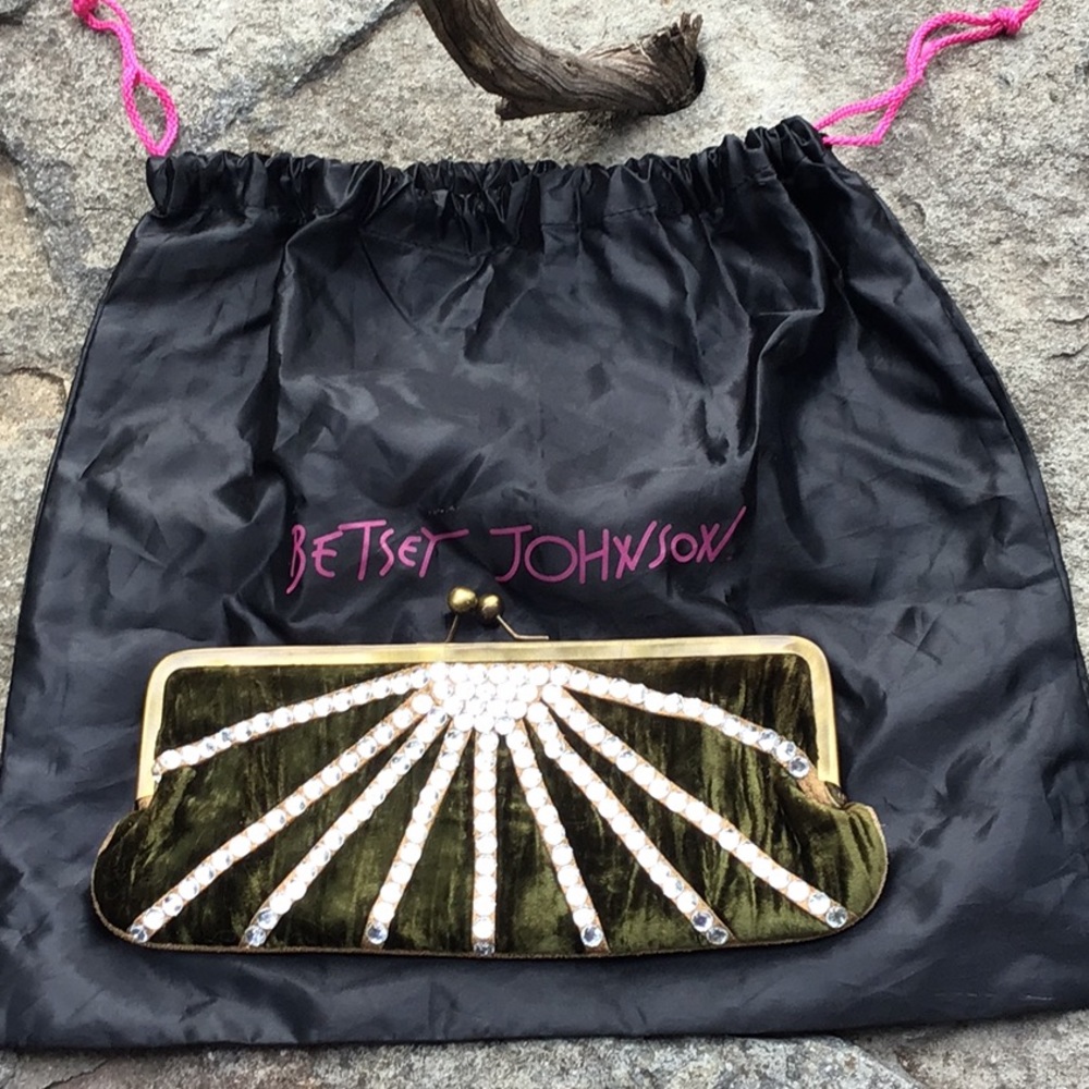 💋Exquisite💚green velvet & rhinestones💎clutch by Betsey Johnson - Picture 14 of 14